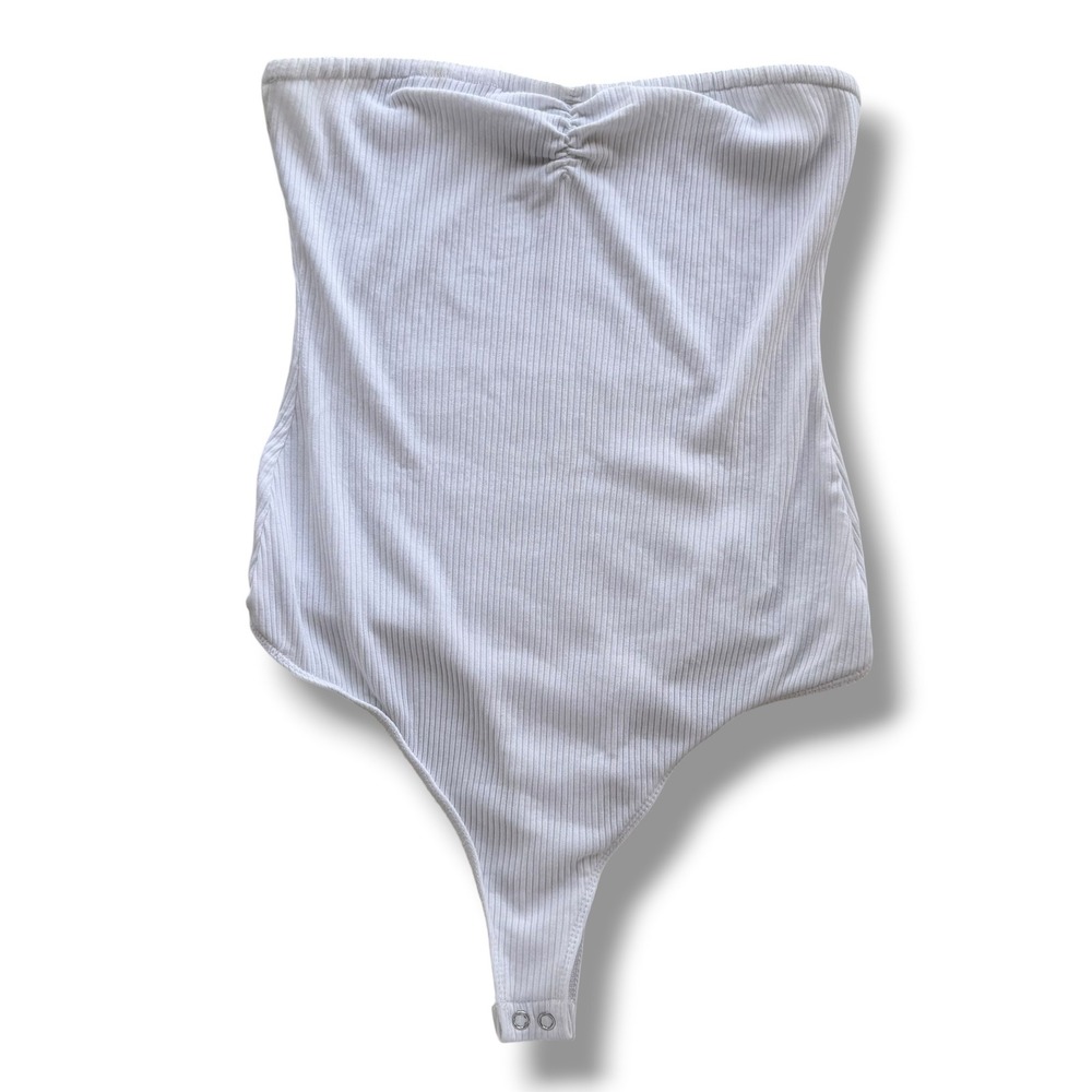 Forever 21 Size L White Ribbed Strapless Ruched Sweetheart Bodysuit Classic Chic